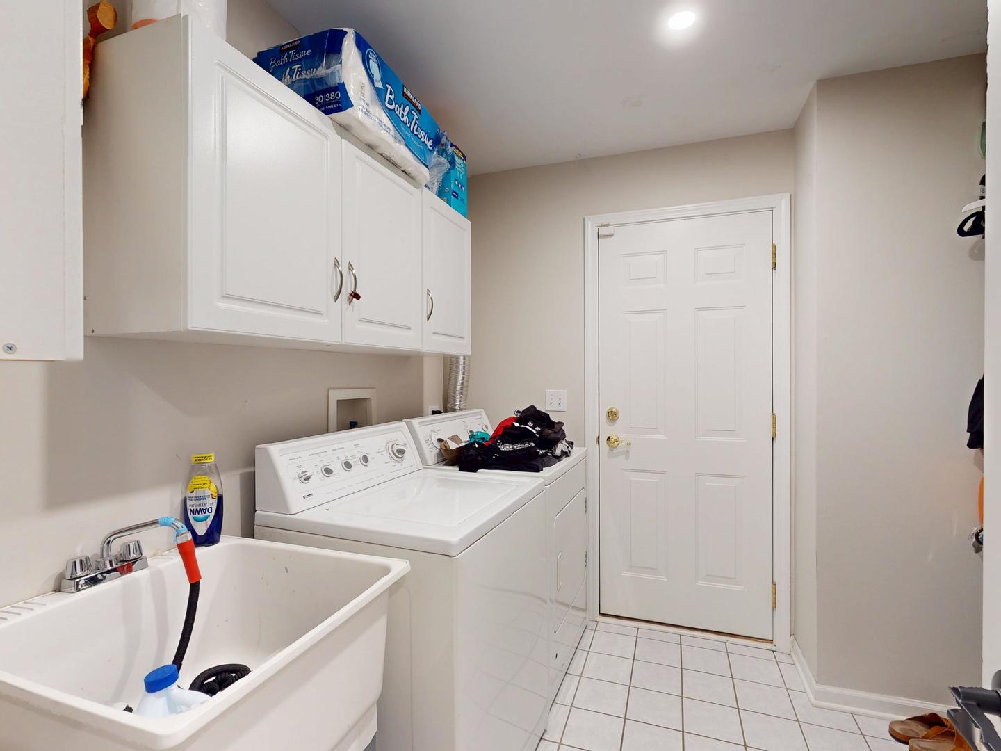 113 Samuel Court, Streamwood, IL 60107