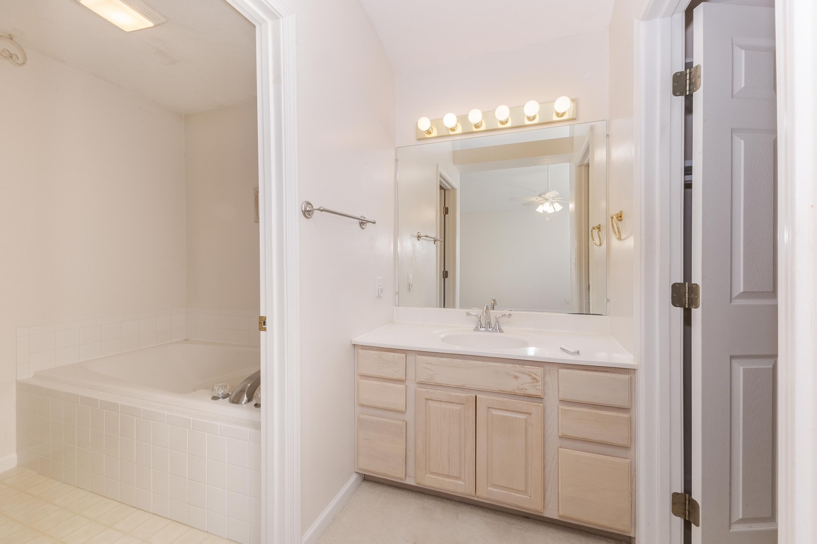 1015 Sawgrass Drive, Normal, IL 61761