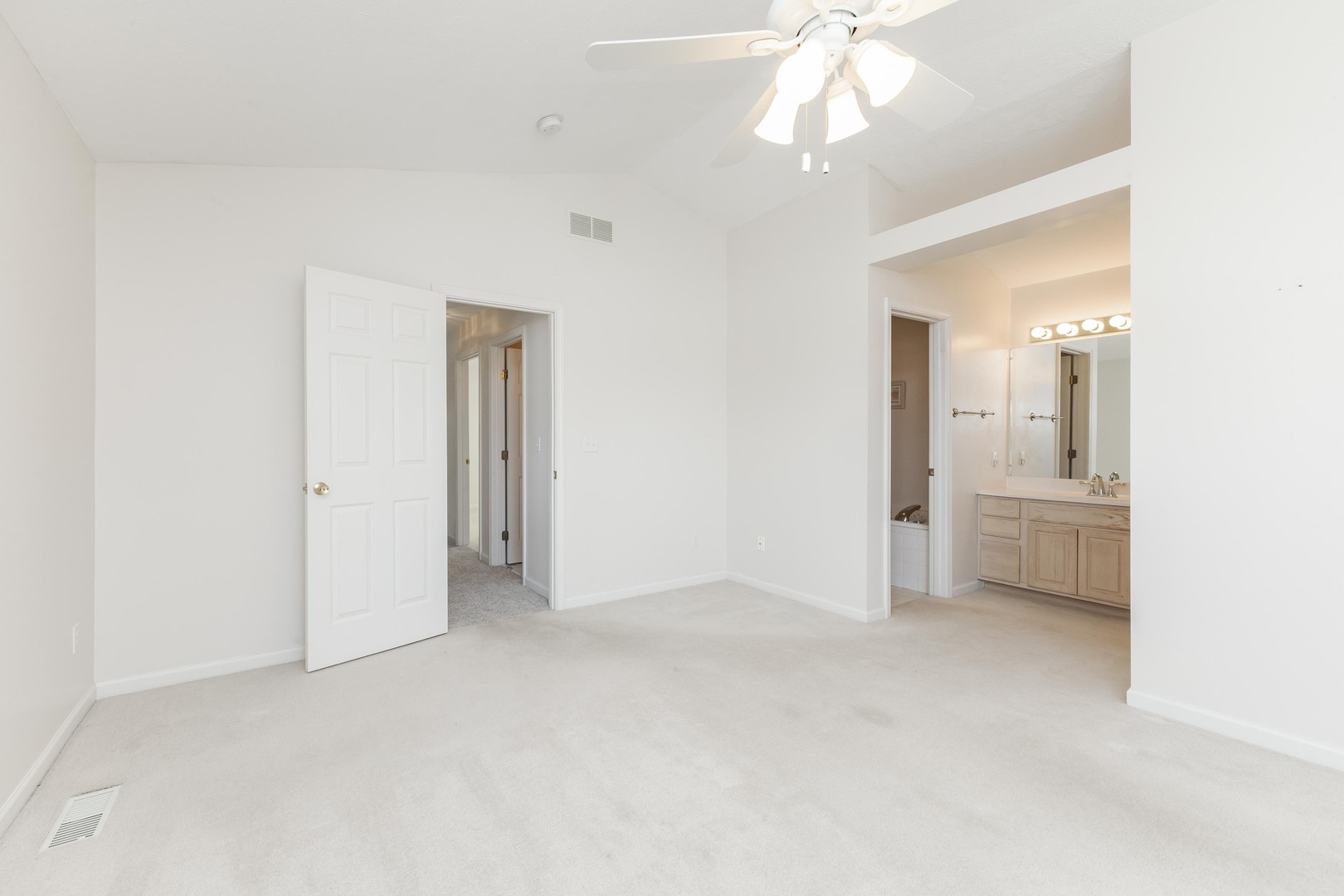 1015 Sawgrass Drive, Normal, IL 61761