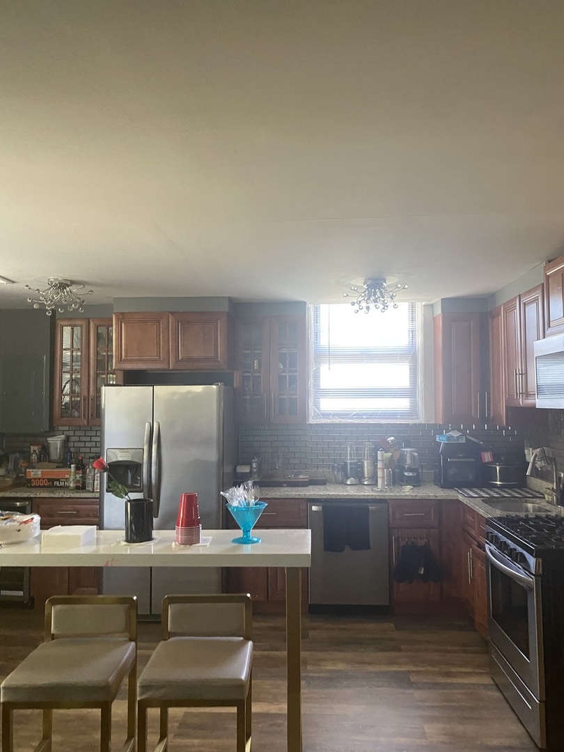 9157 S Marquette Avenue, Chicago, IL 60617