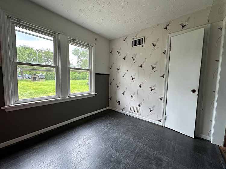 1N100 Harriet Street, Wheaton, IL 60187