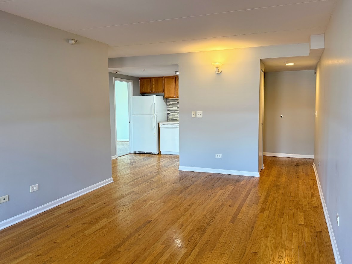 1041 Susan Collins Lane #402, Oak Park, IL 60302