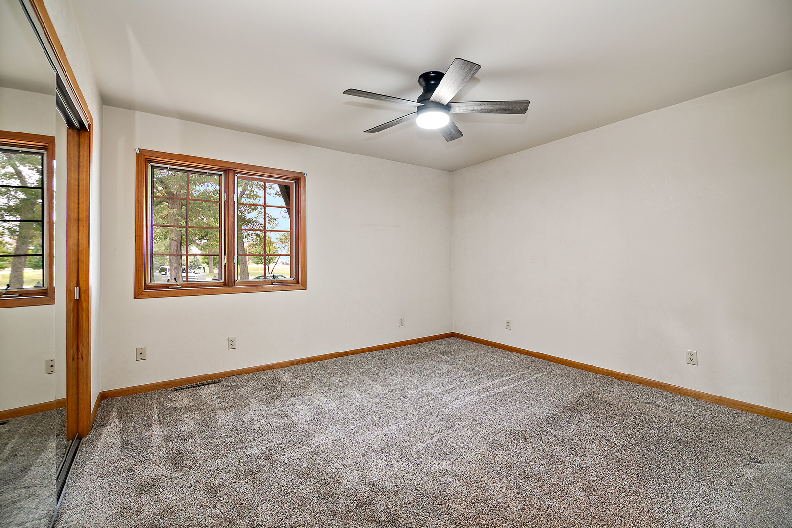 3527 S Wayne Avenue, St. Anne, IL 60964