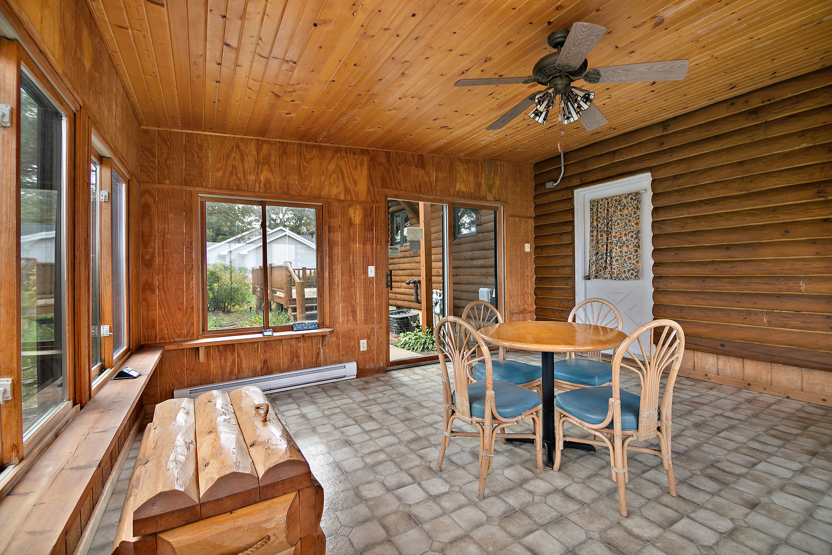 3527 S Wayne Avenue, St. Anne, IL 60964