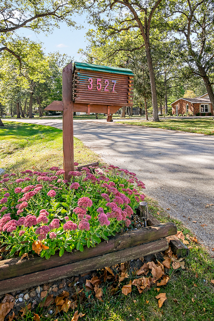 3527 S Wayne Avenue, St. Anne, IL 60964