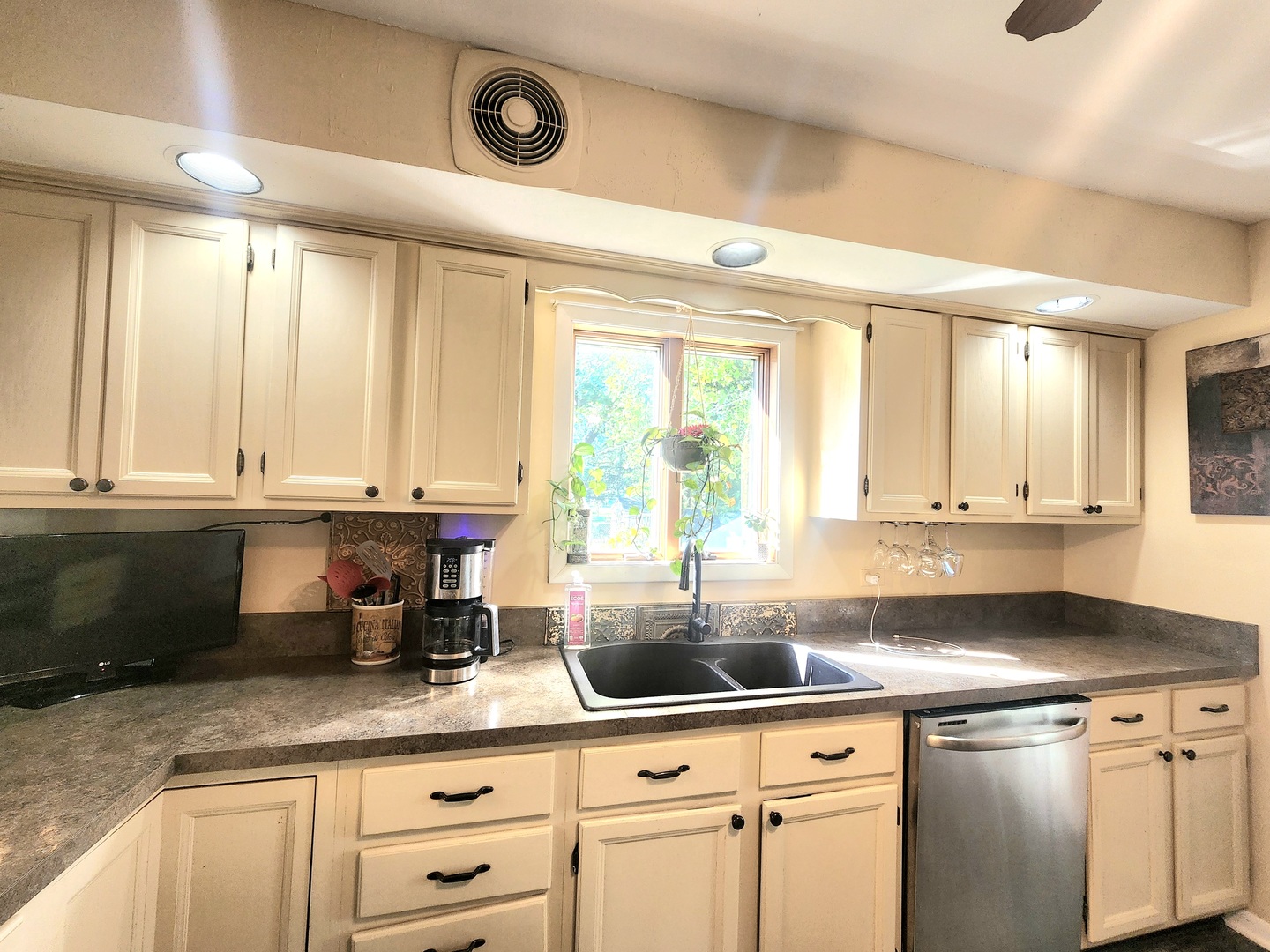 18028 Burnham Avenue, Lansing, IL 60438