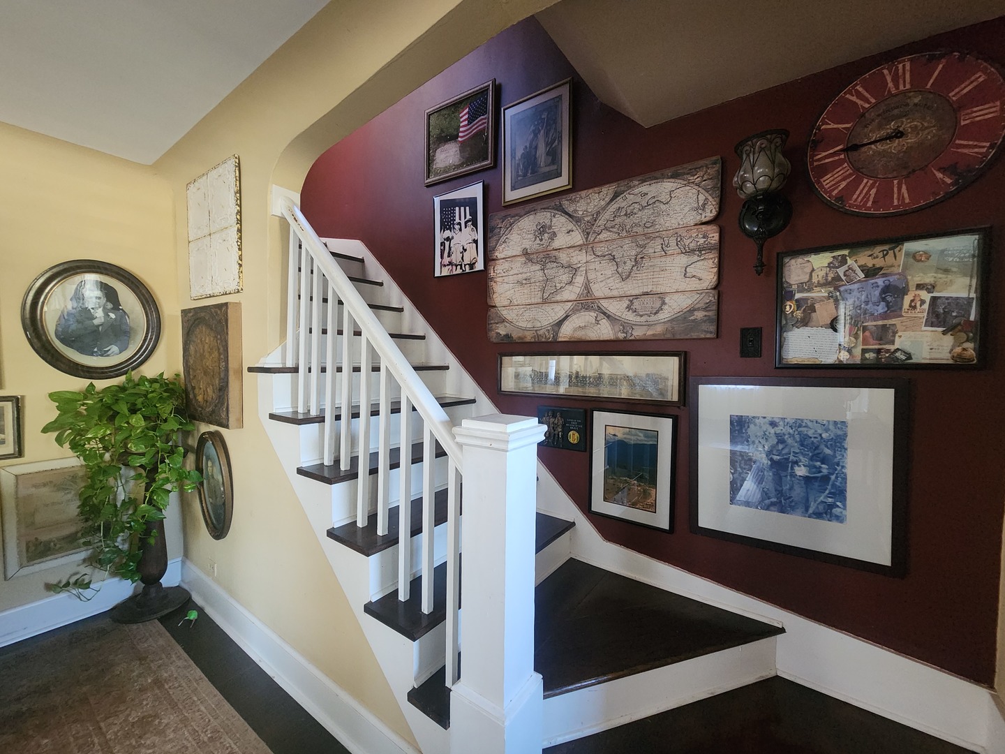 18028 Burnham Avenue, Lansing, IL 60438