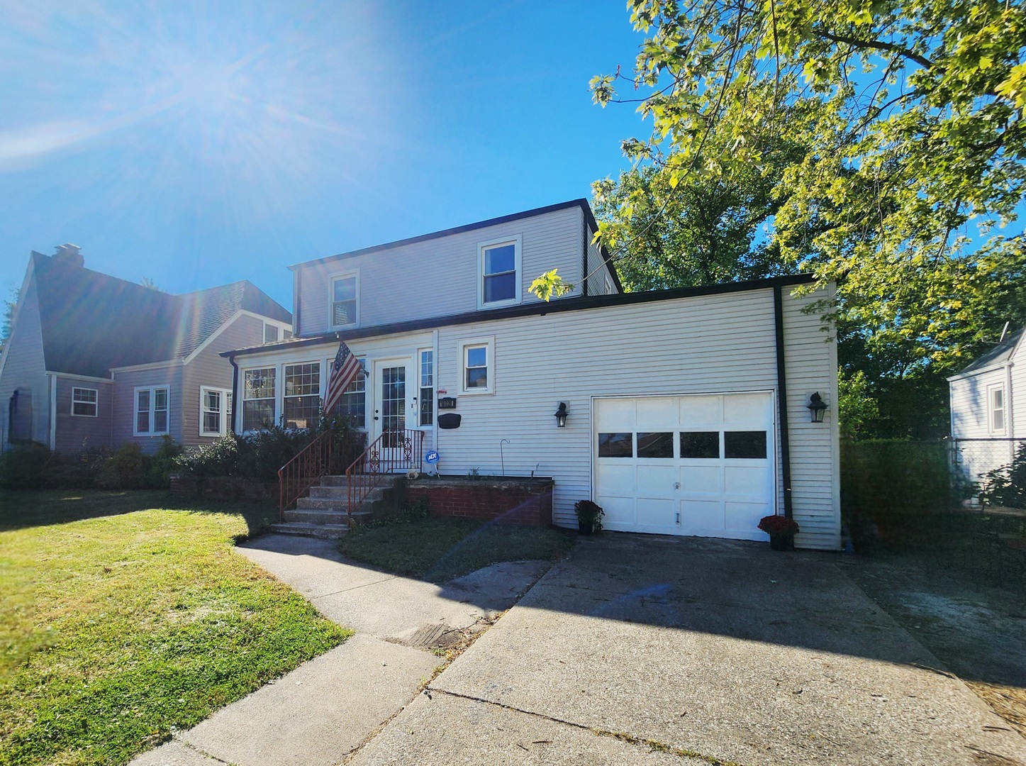 18028 Burnham Avenue, Lansing, IL 60438