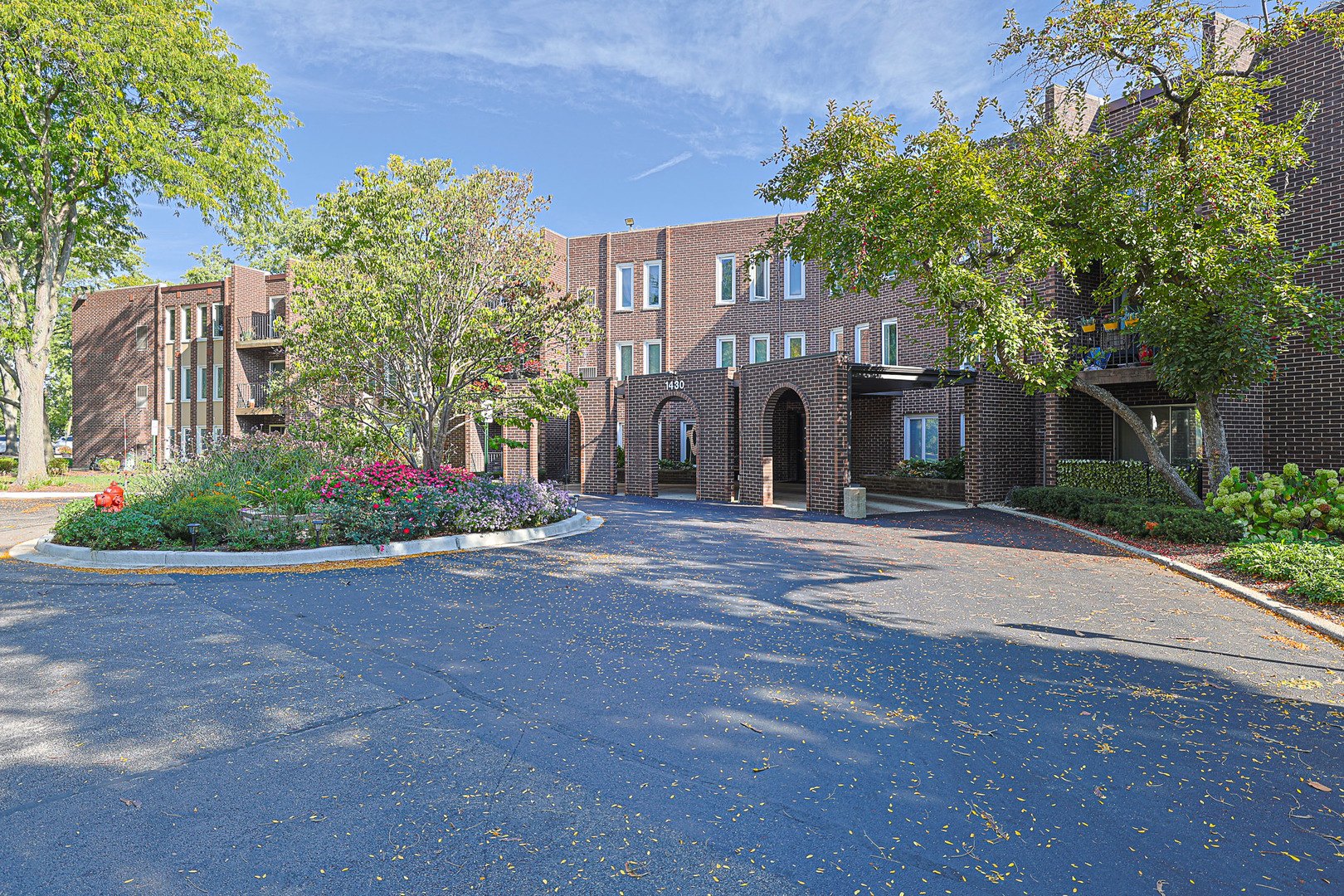 1430 Sandstone Drive #202, Wheeling, IL 60090