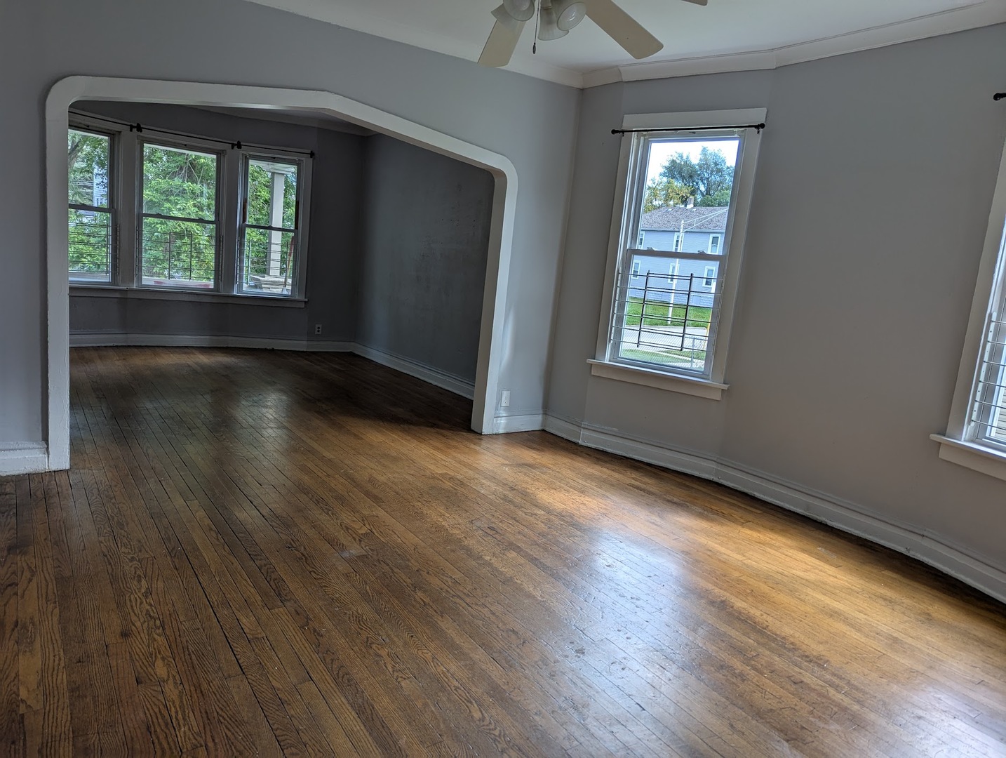 10734 S Prairie Avenue, Chicago, IL 60628