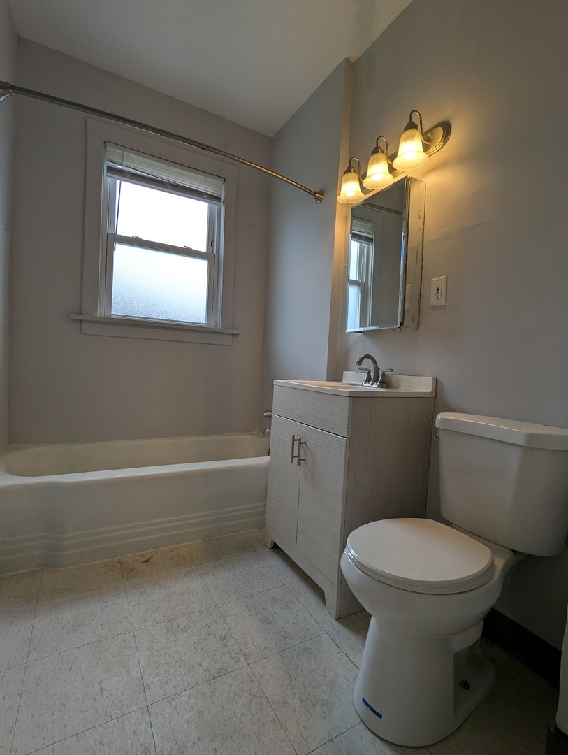 10734 S Prairie Avenue, Chicago, IL 60628