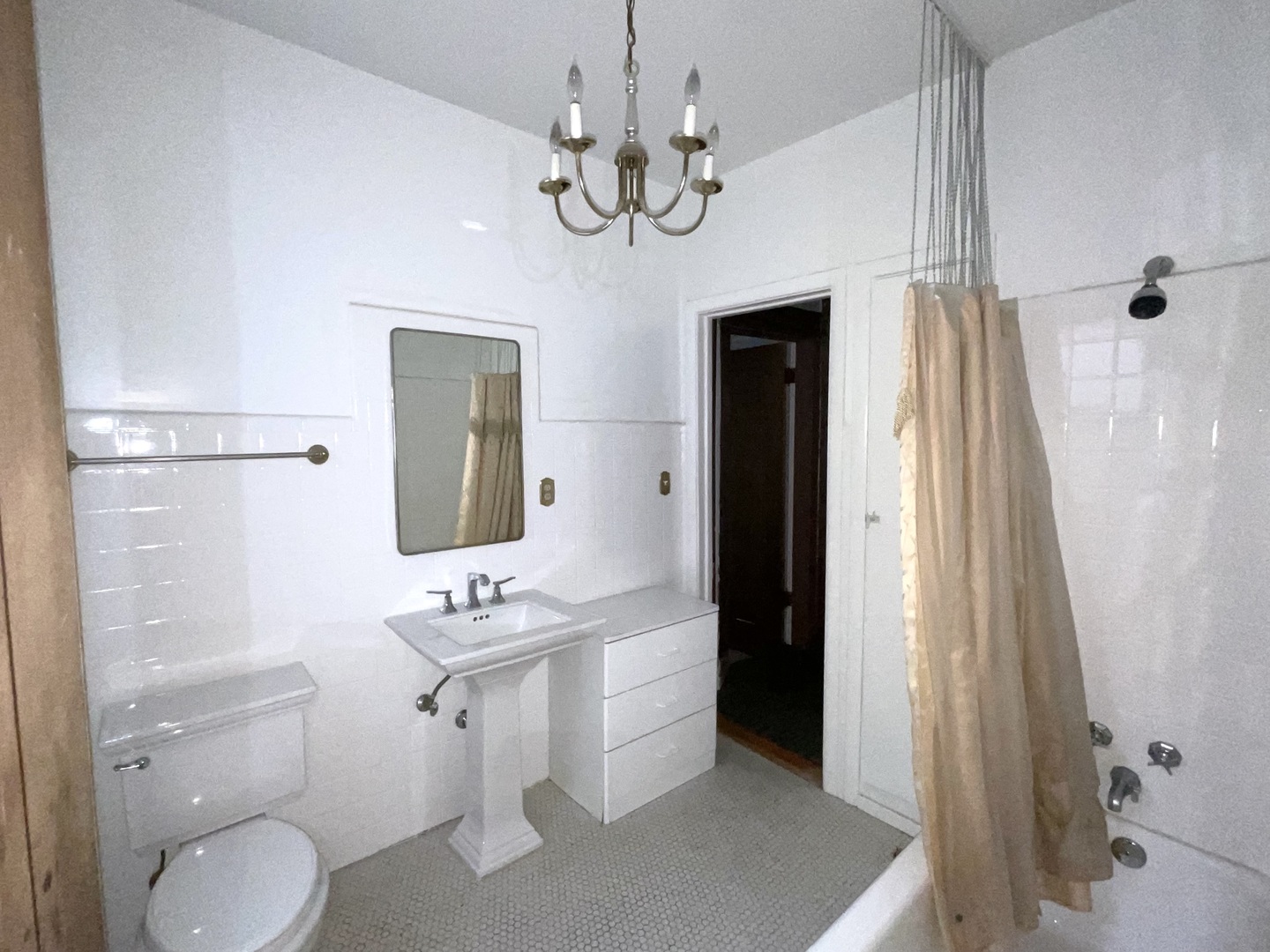 5488 S Everett Avenue #2, Chicago, IL 60615