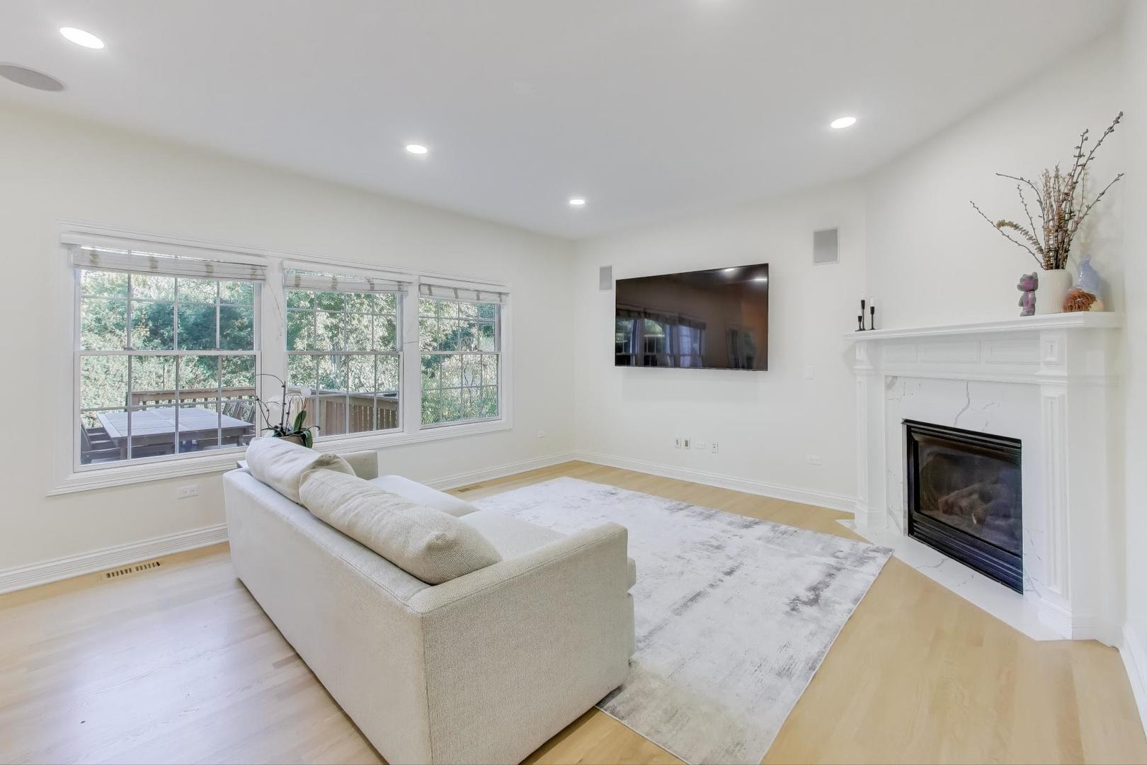 331 S Park Street, Westmont, IL 60559