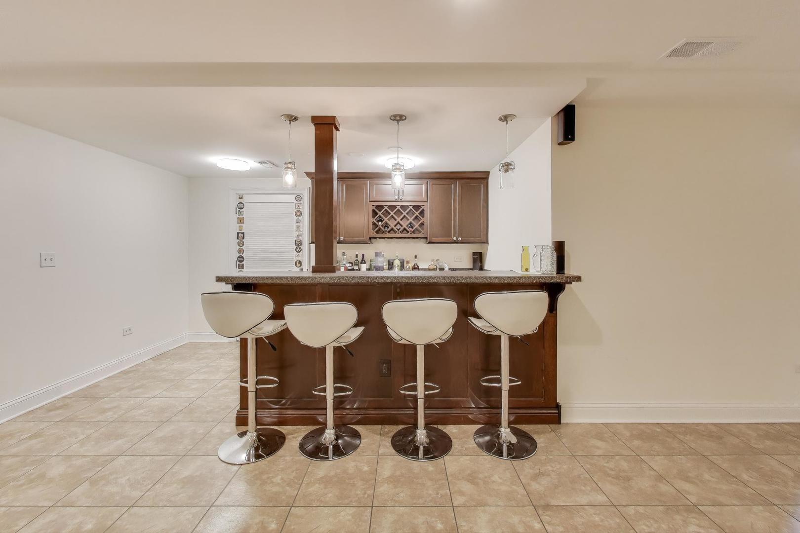 331 S Park Street, Westmont, IL 60559