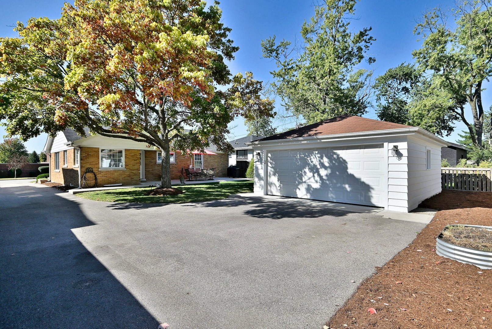 827 S Kearsage Avenue, Elmhurst, IL 60126