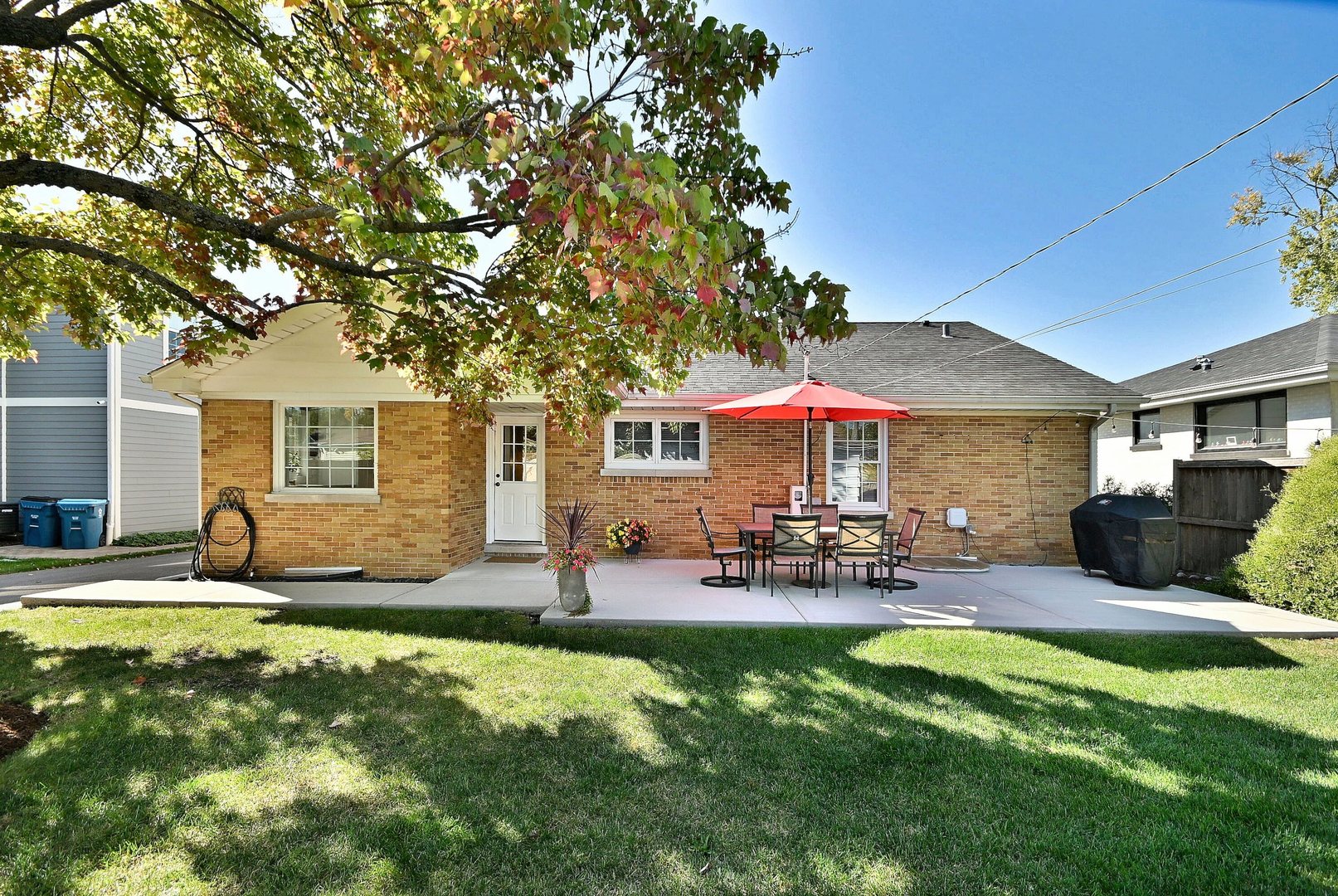 827 S Kearsage Avenue, Elmhurst, IL 60126