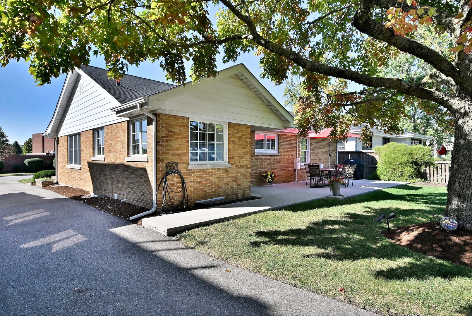 827 S Kearsage Avenue, Elmhurst, IL 60126