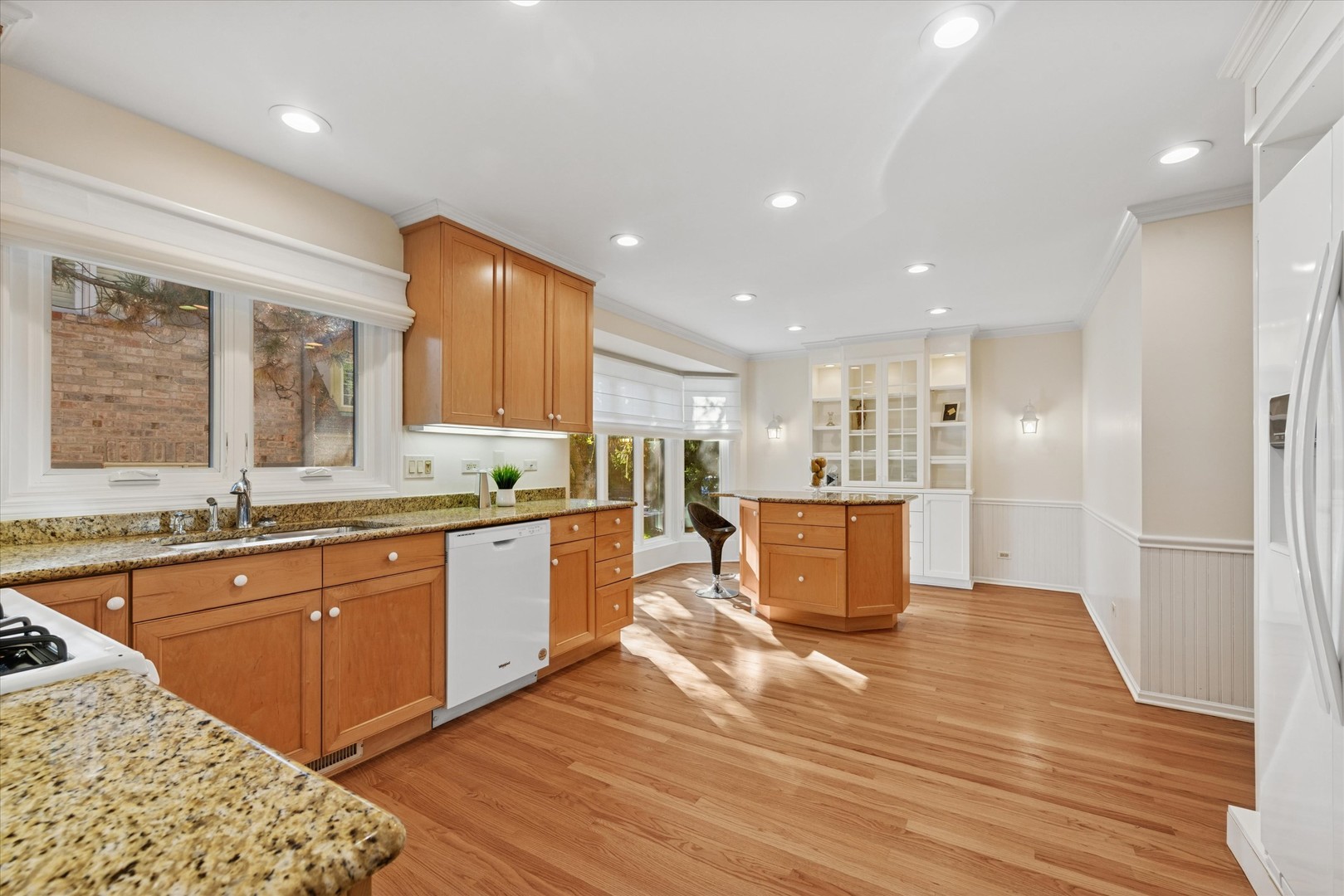 2 Tartan Lakes Circle, Westmont, IL 60559