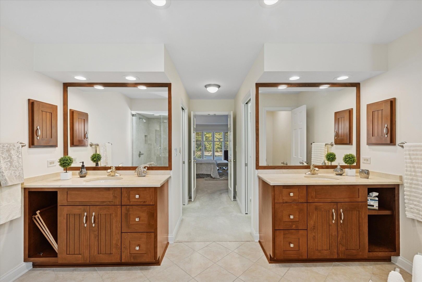 2 Tartan Lakes Circle, Westmont, IL 60559