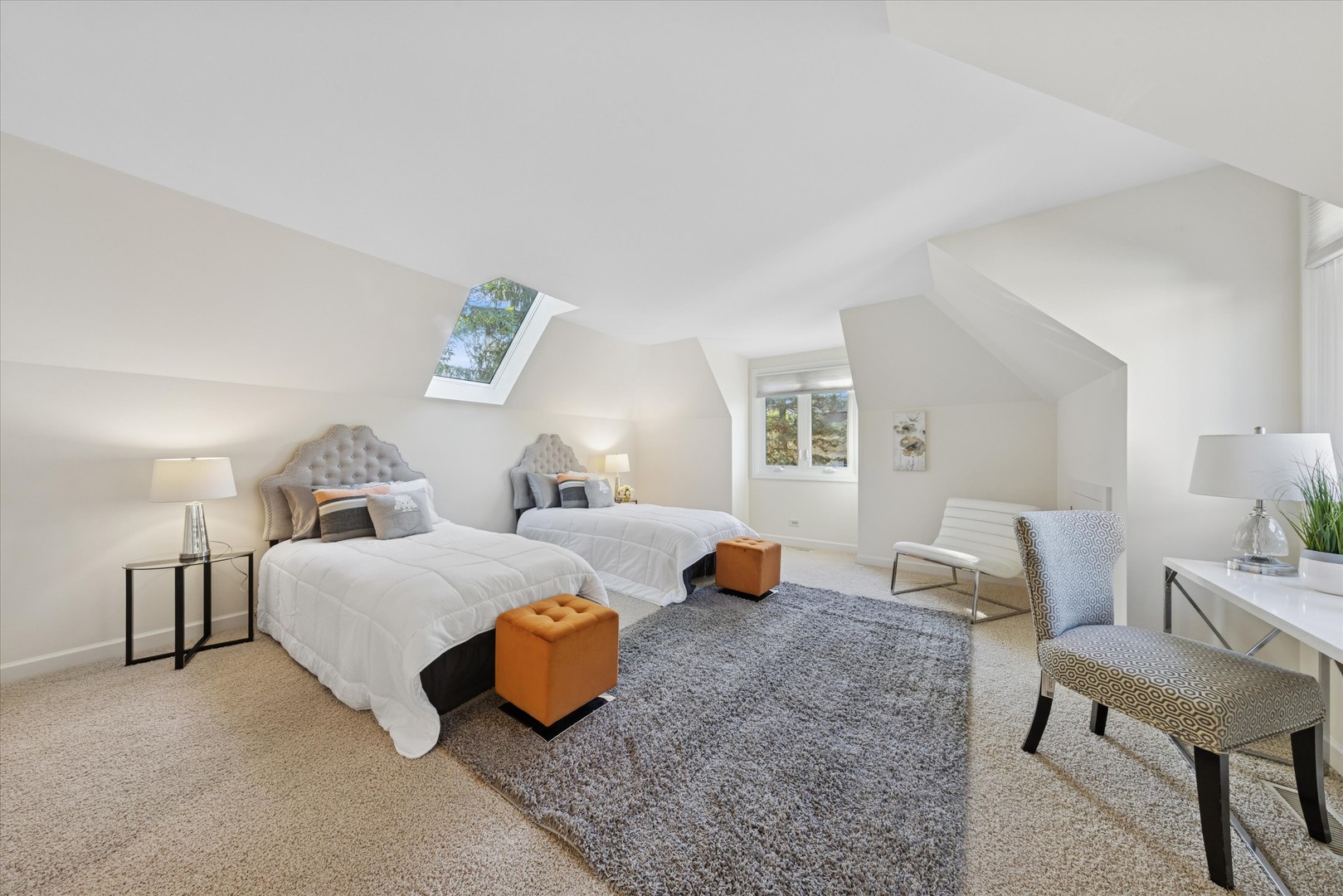 2 Tartan Lakes Circle, Westmont, IL 60559