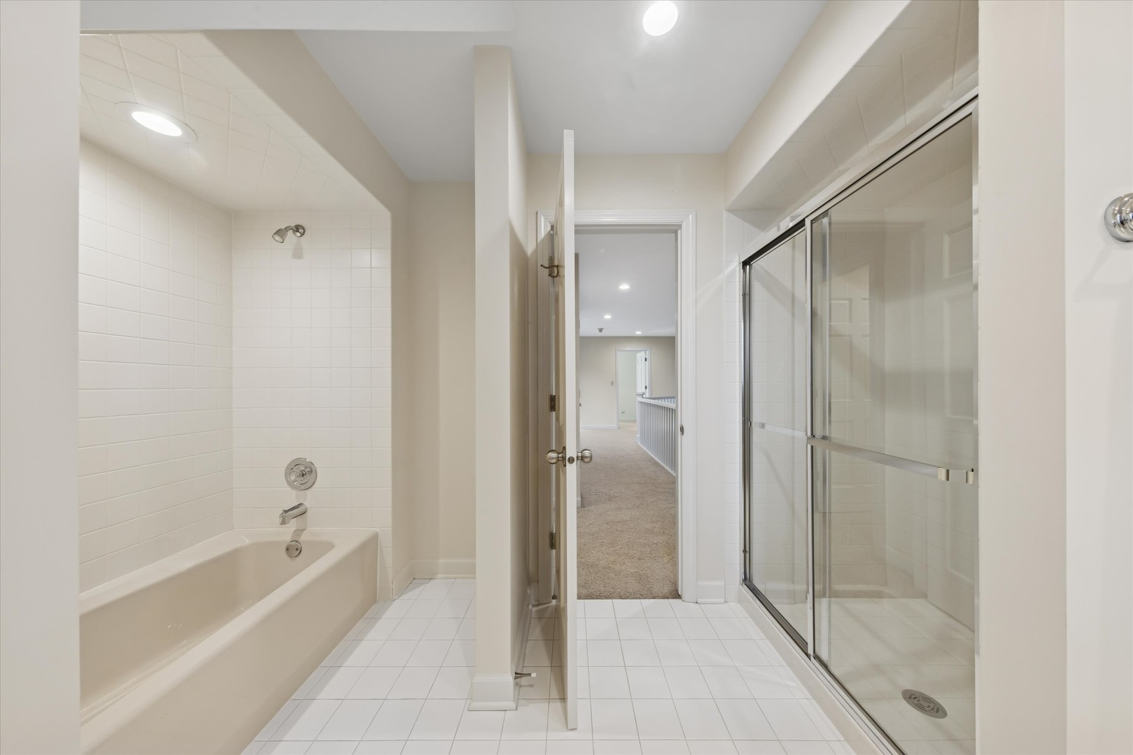 2 Tartan Lakes Circle, Westmont, IL 60559