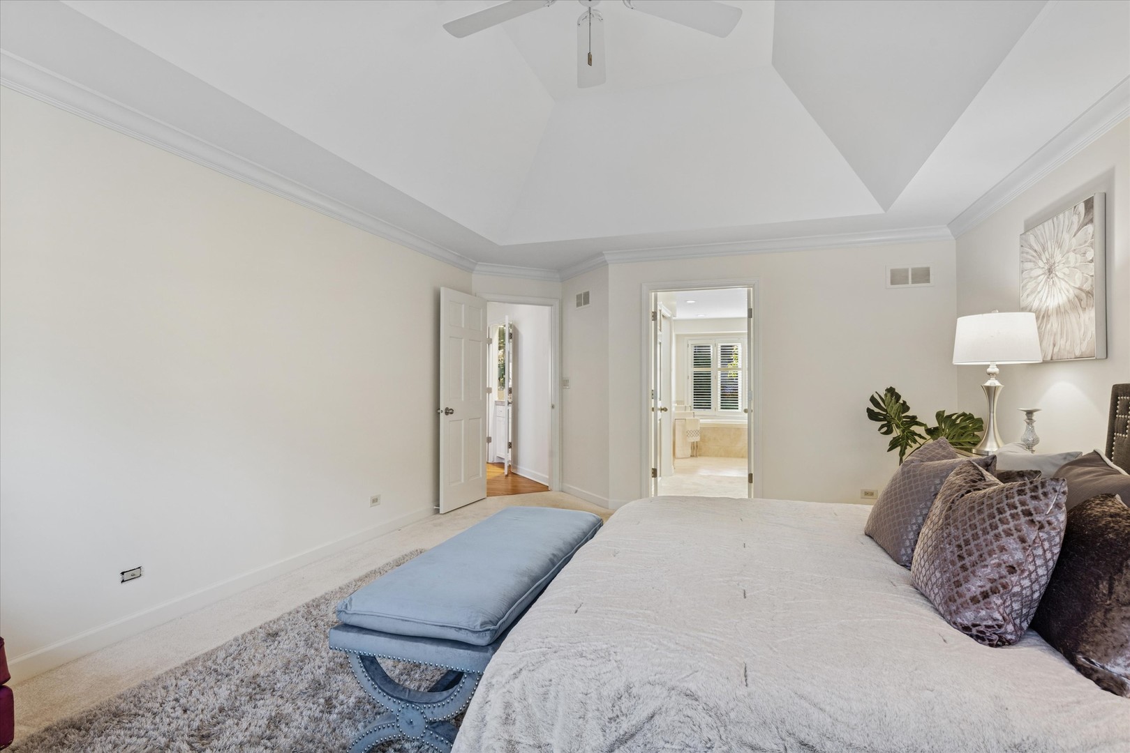 2 Tartan Lakes Circle, Westmont, IL 60559