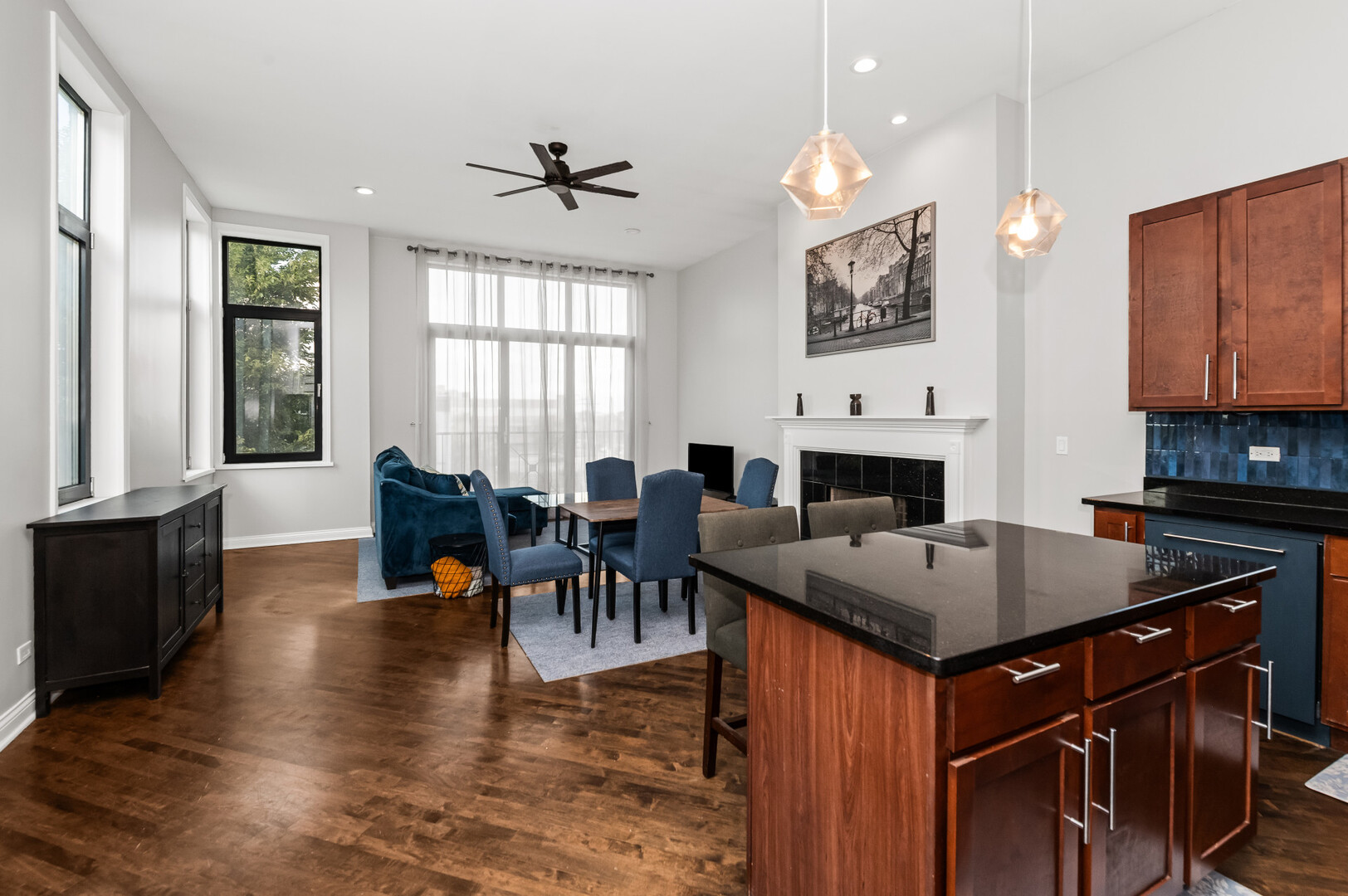 2421 W Warren Boulevard #3, Chicago, IL 60612