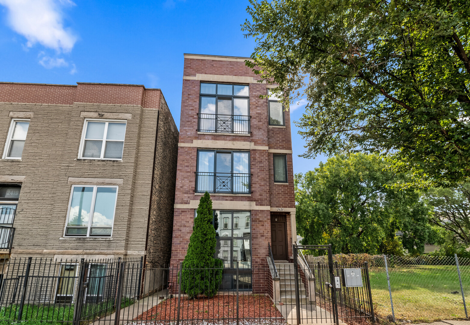 2421 W Warren Boulevard #3, Chicago, IL 60612