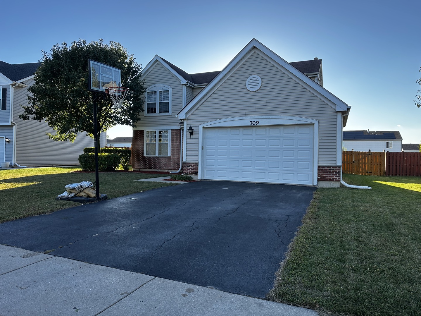 709 Winterberry Drive, Joliet, IL 60431