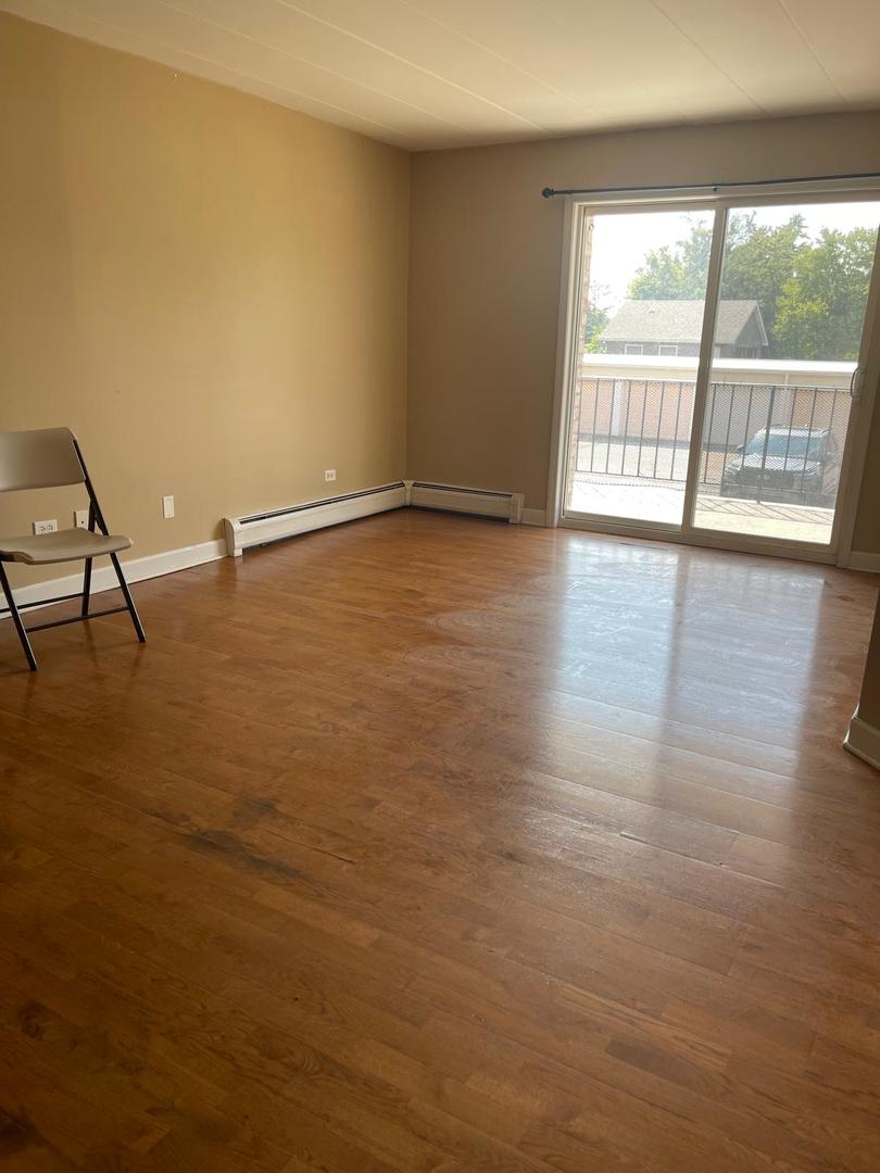 1000 S Lorraine Road #214, Wheaton, IL 60189