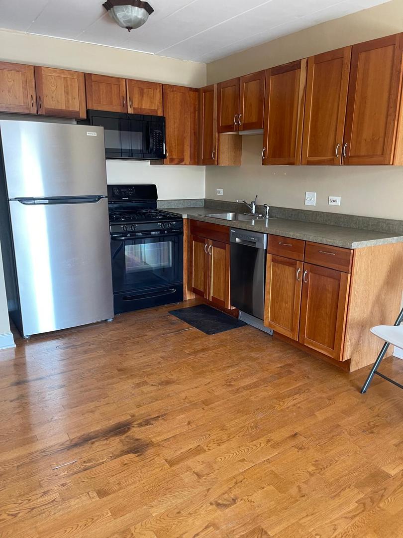 1000 S Lorraine Road #214, Wheaton, IL 60189