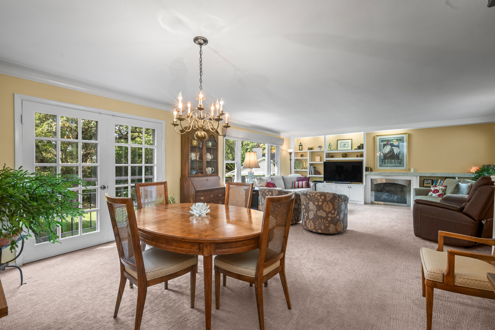 208 Biltmore Drive, North Barrington, IL 60010