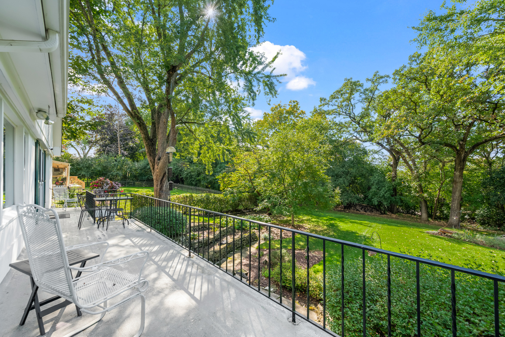 208 Biltmore Drive, North Barrington, IL 60010