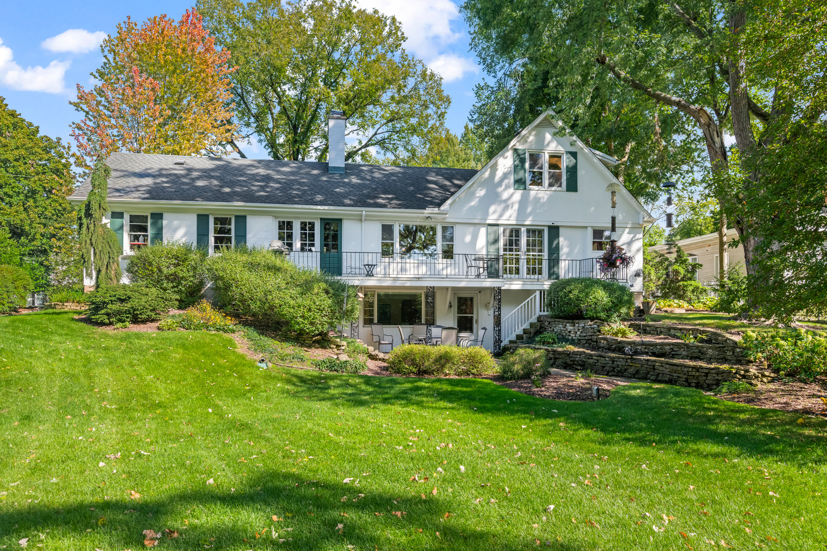 208 Biltmore Drive, North Barrington, IL 60010
