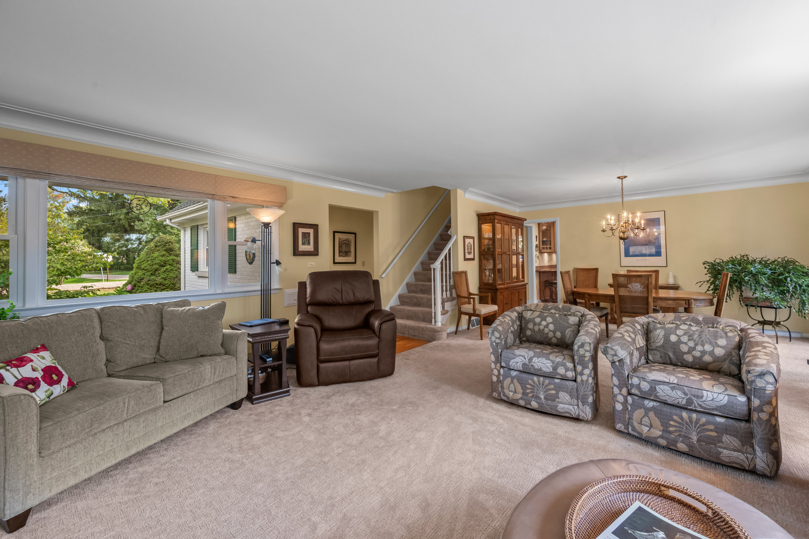 208 Biltmore Drive, North Barrington, IL 60010