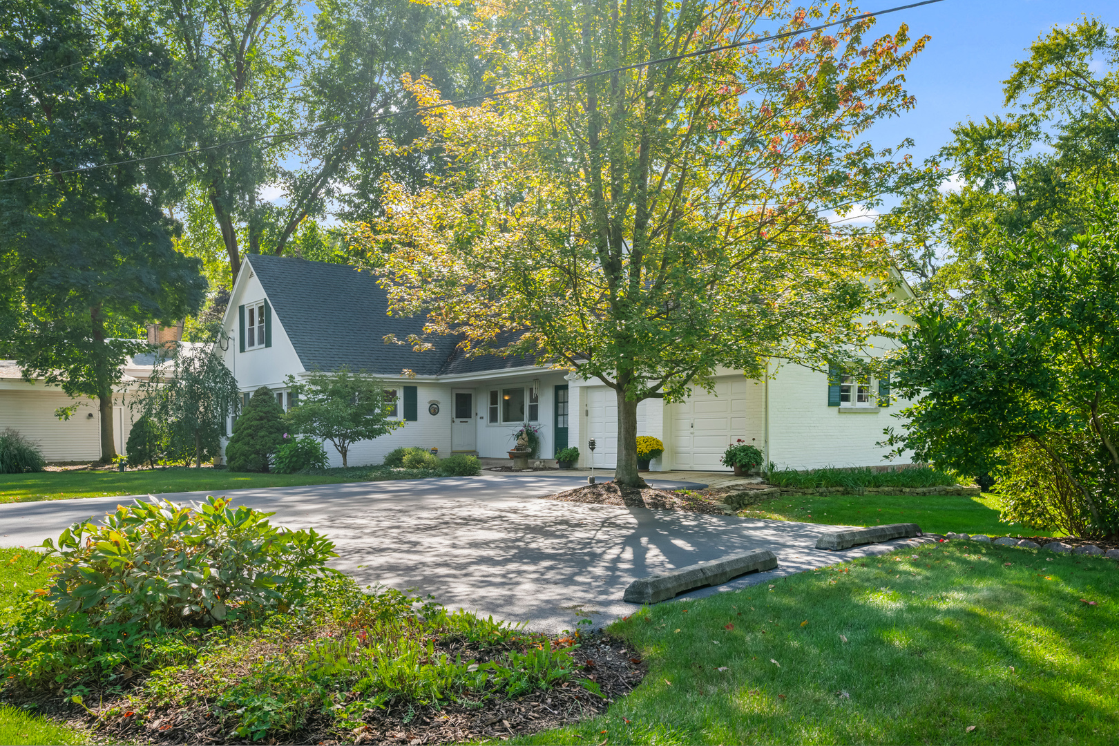 208 Biltmore Drive, North Barrington, IL 60010