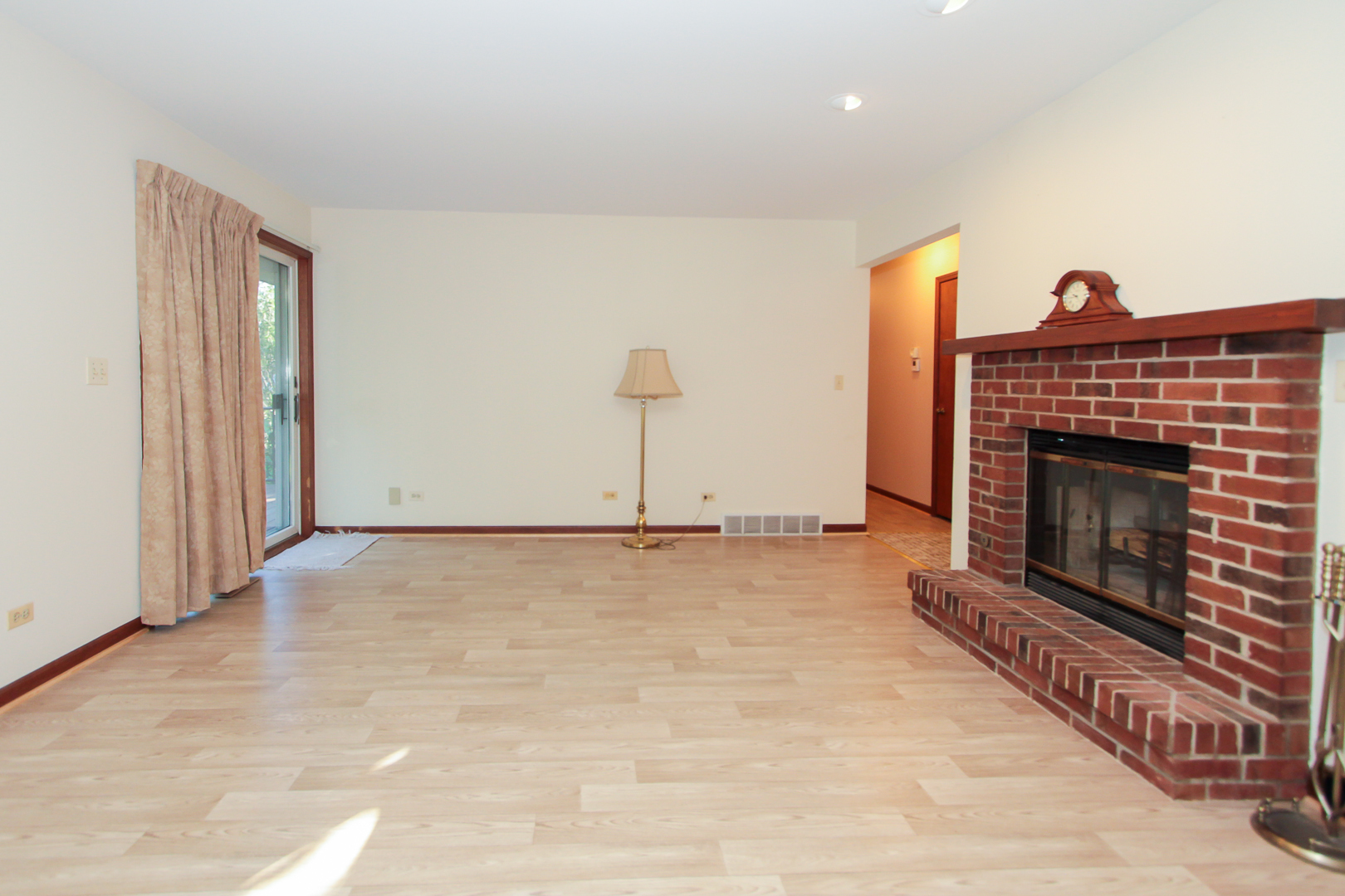 997 Meadow Lane, Elgin, IL 60123