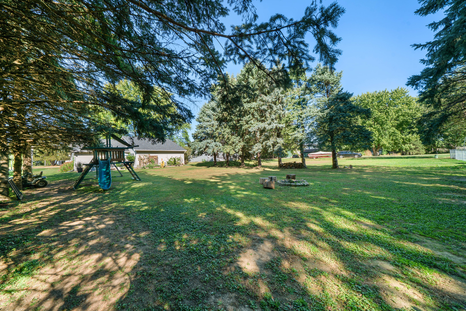1724 LAKE HOLIDAY Drive, Lake Holiday, IL 60548