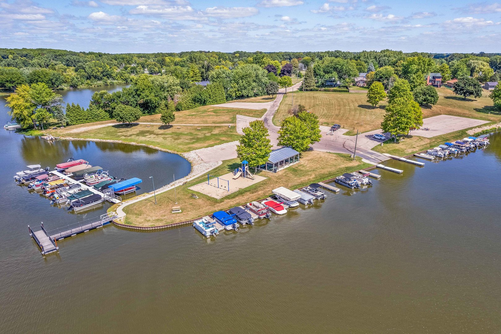 1724 LAKE HOLIDAY Drive, Lake Holiday, IL 60548