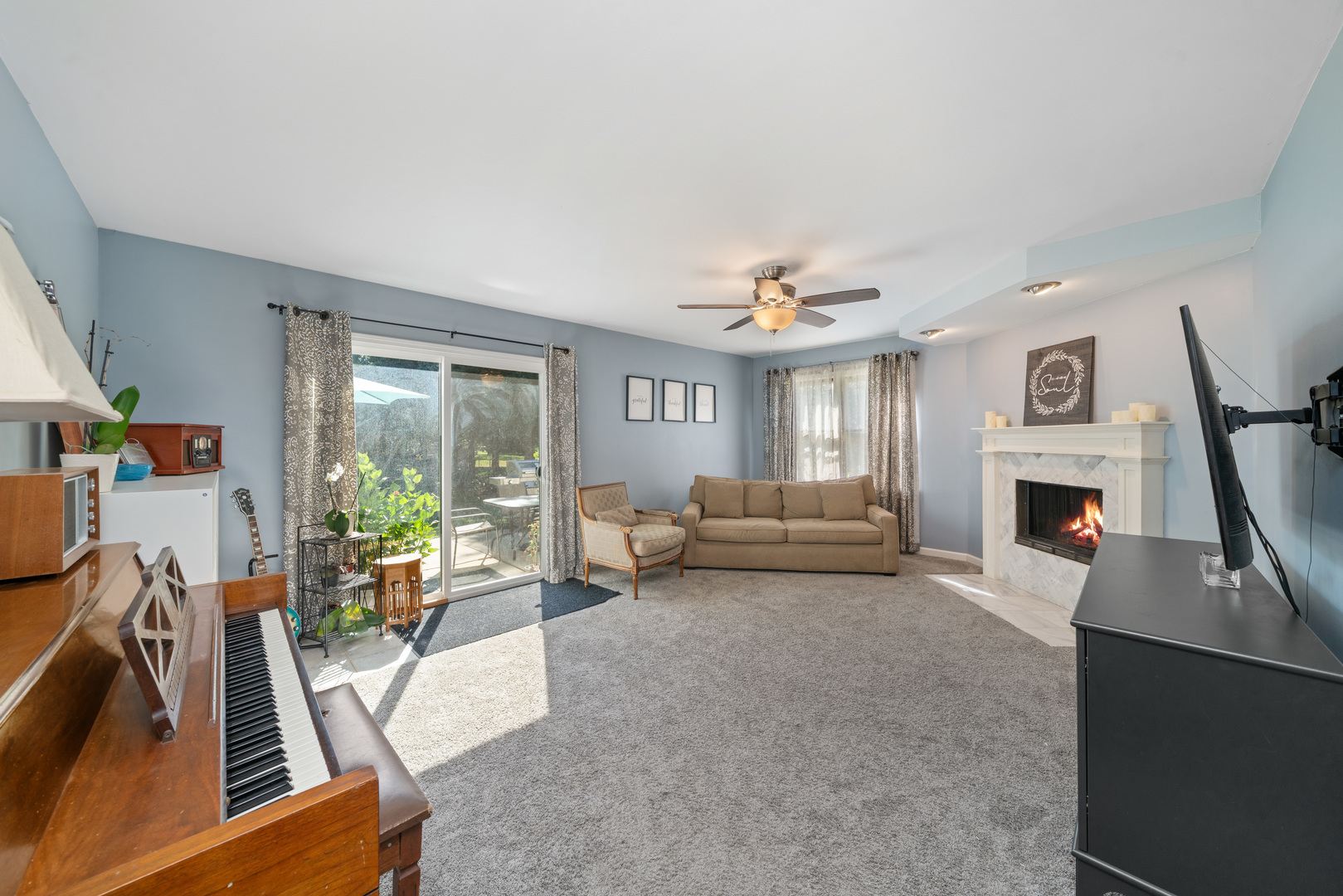 1724 LAKE HOLIDAY Drive, Lake Holiday, IL 60548