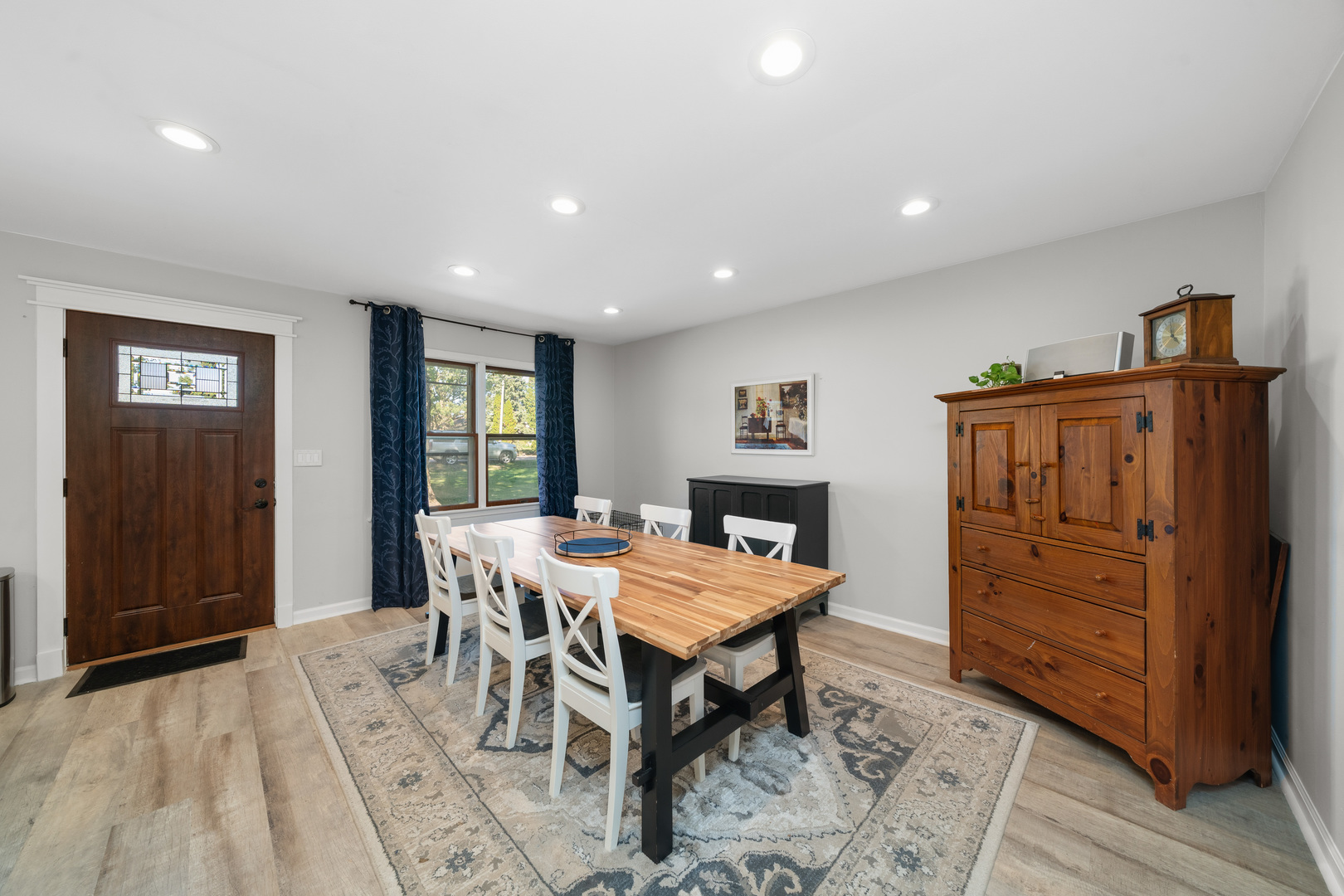 1724 LAKE HOLIDAY Drive, Lake Holiday, IL 60548