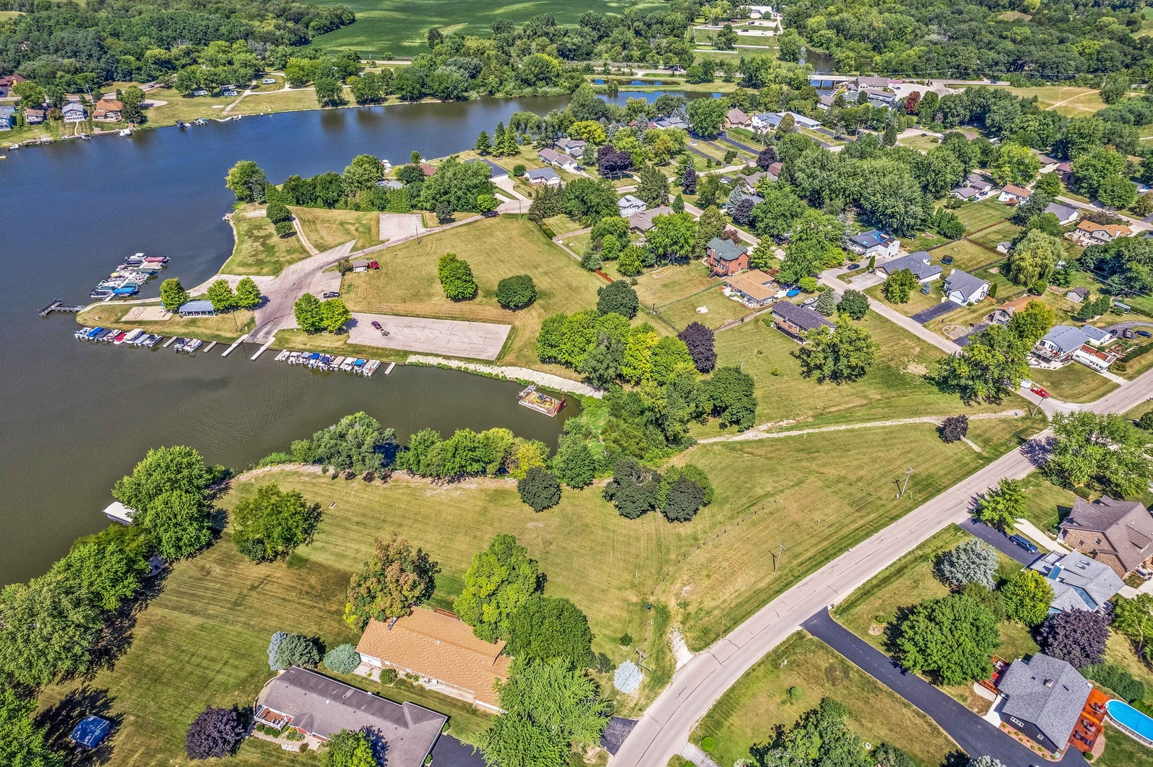 1724 LAKE HOLIDAY Drive, Lake Holiday, IL 60548