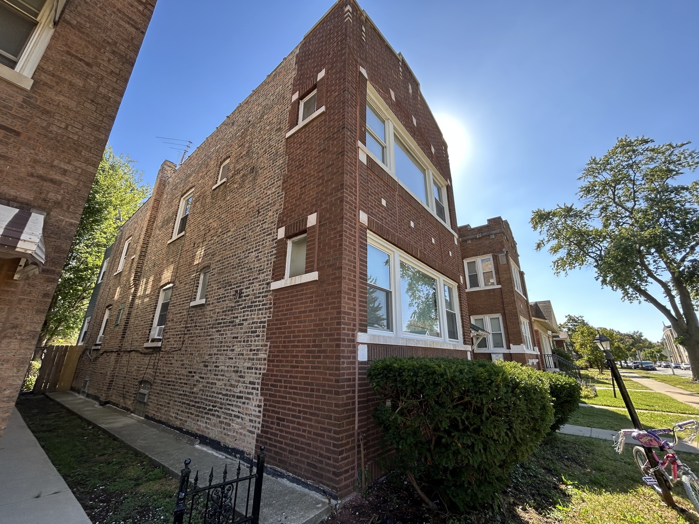 1415 N Massasoit Avenue, Chicago, IL 60651