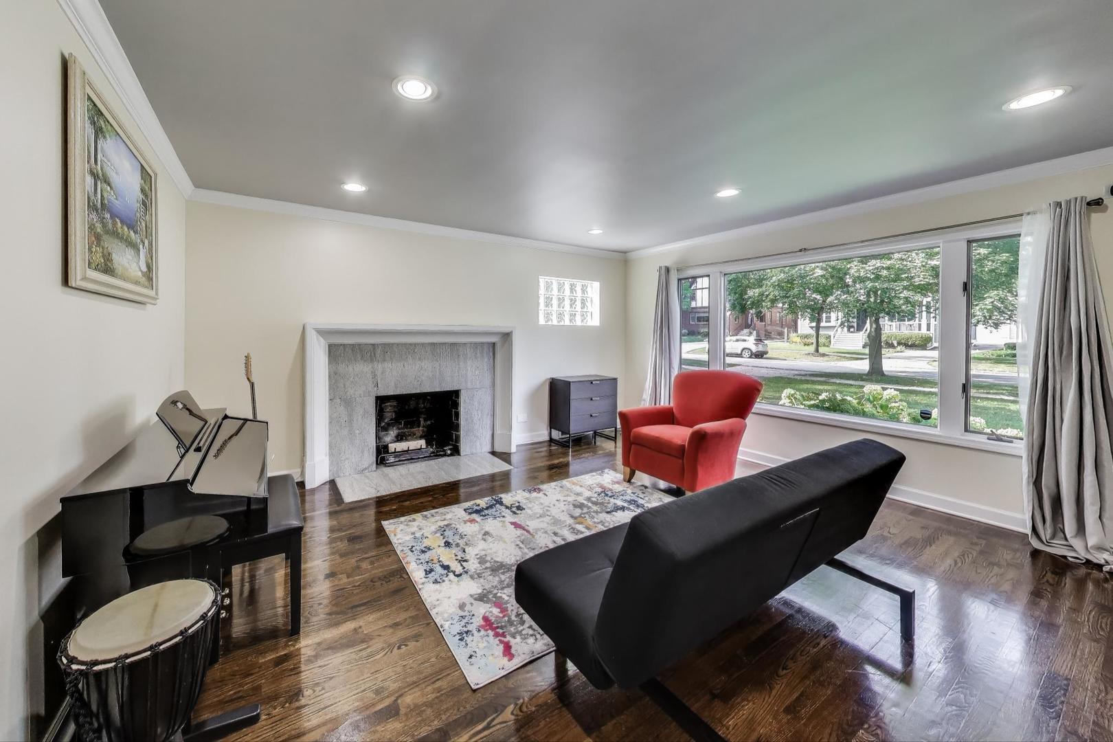 3905 Lawn Avenue, Western Springs, IL 60558