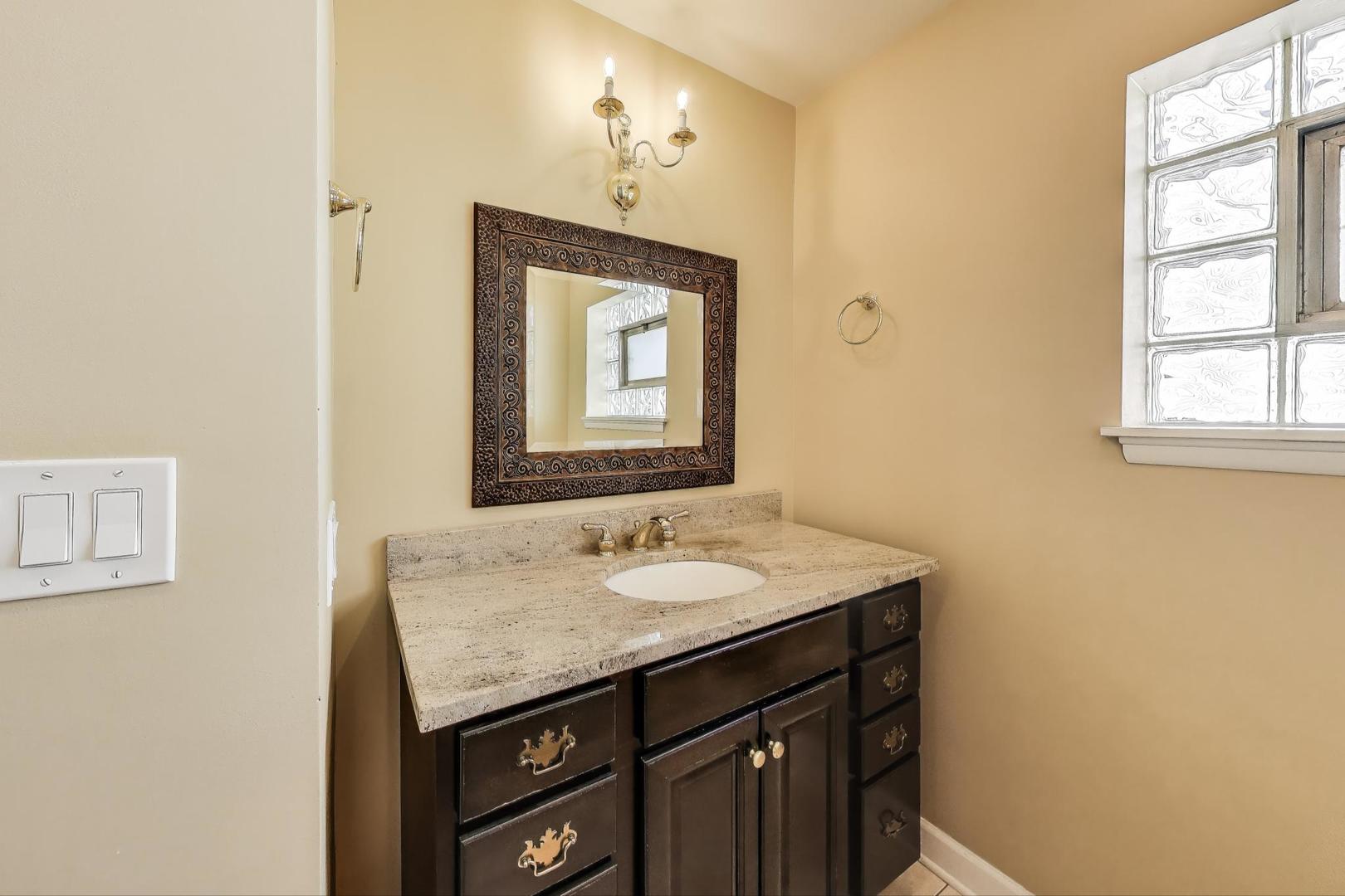 3905 Lawn Avenue, Western Springs, IL 60558