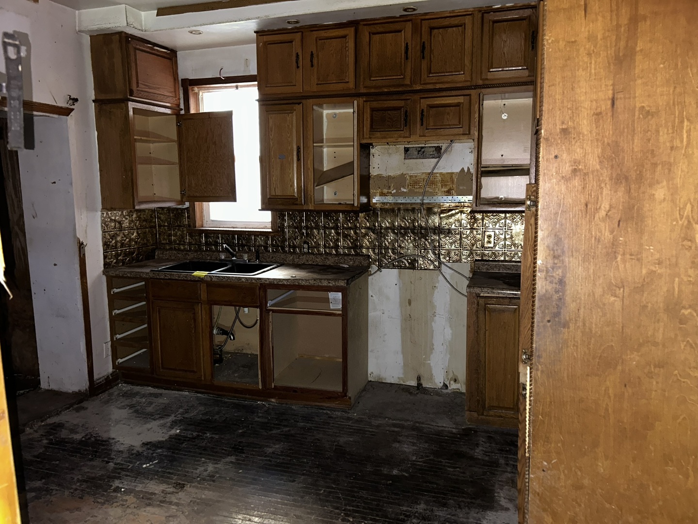 3704 W Ferdinand Street, Chicago, IL 60624