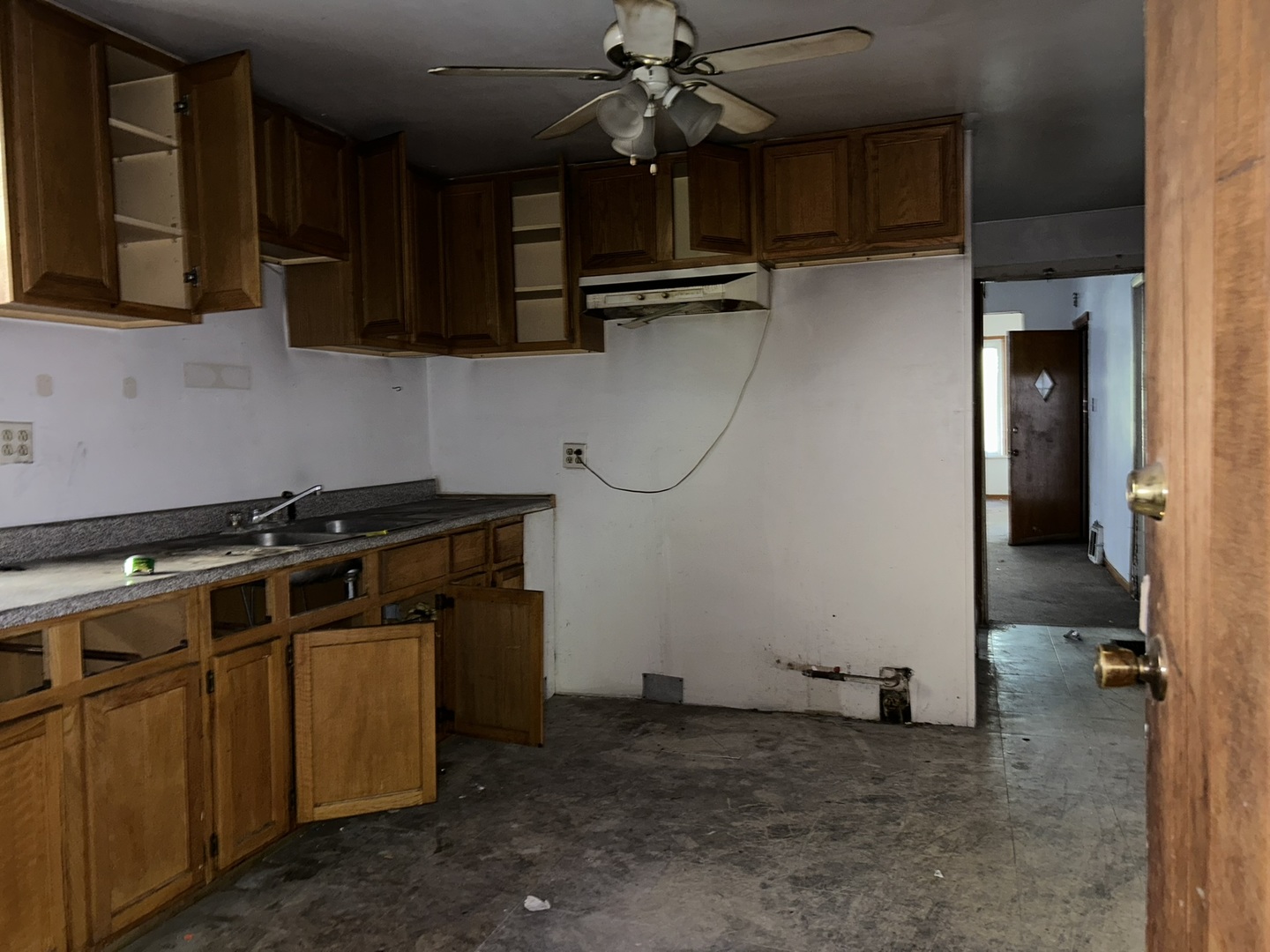 3704 W Ferdinand Street, Chicago, IL 60624