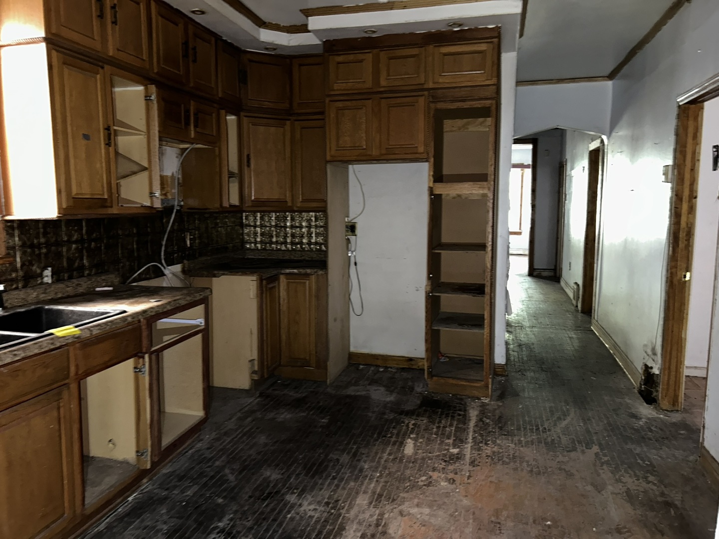 3704 W Ferdinand Street, Chicago, IL 60624