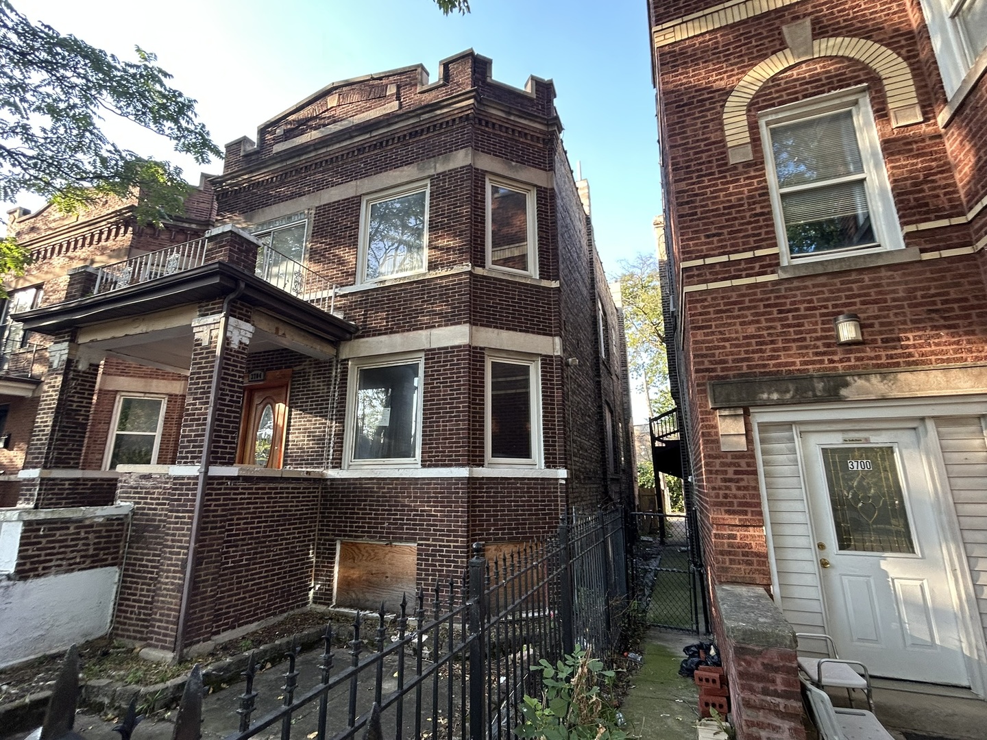 3704 W Ferdinand Street, Chicago, IL 60624