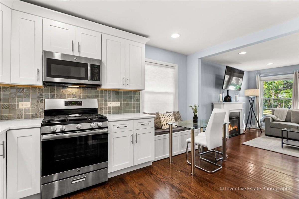 2522 S 6th Avenue, North Riverside, IL 60546